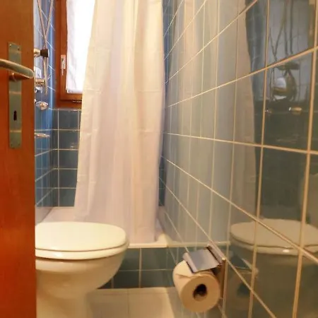 Moritz Sleeps 6 Wifi Apartment *