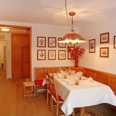 Moritz Sleeps 6 Wifi Apartment *